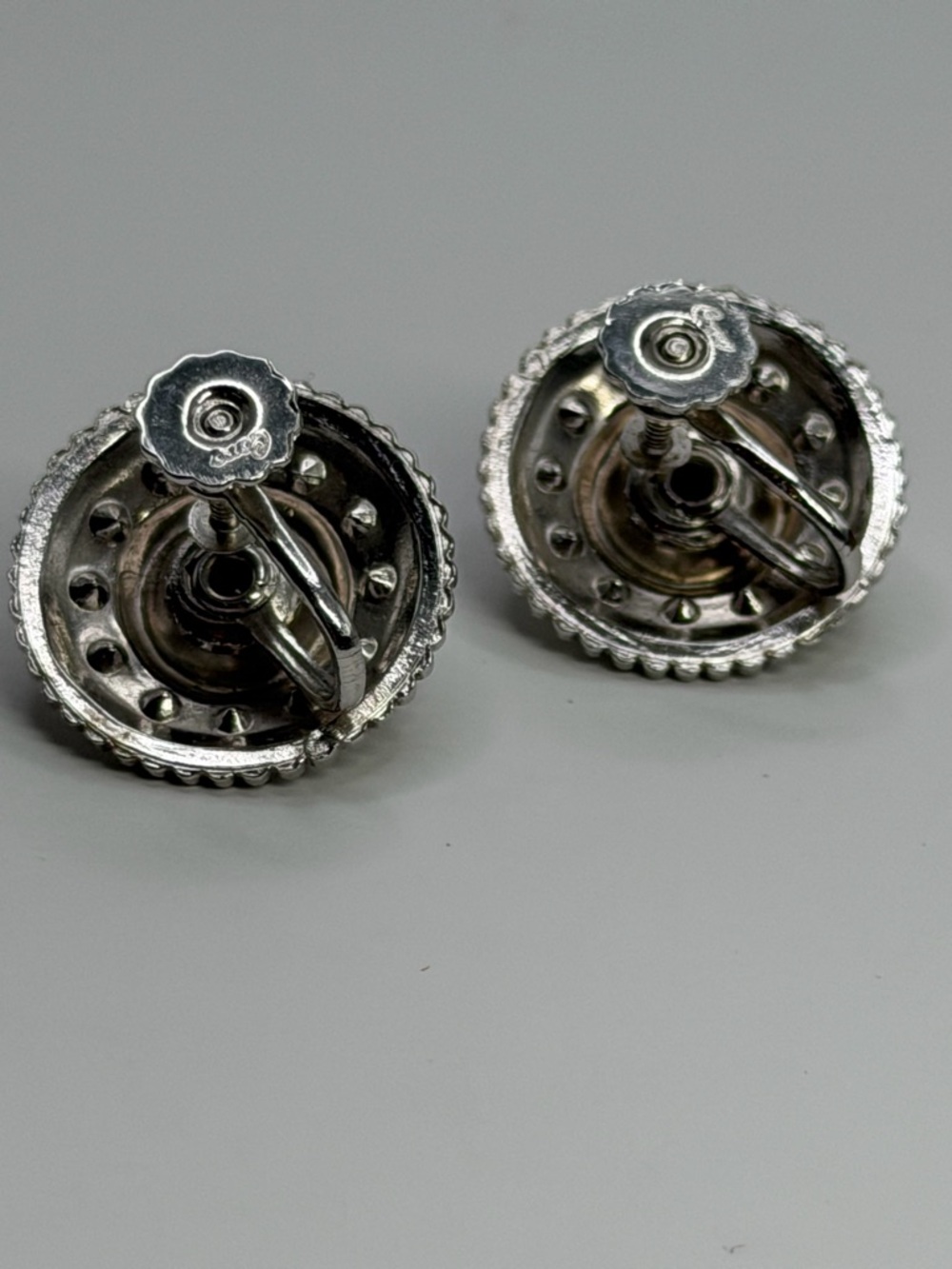 Coro Vtg sparkly button screw back Earrings - Picture 6 of 10